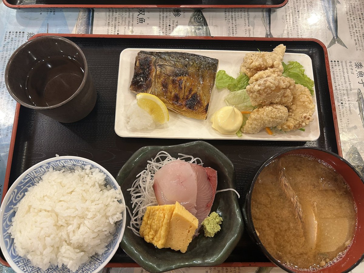 ryuto_ohtake's tweet photo. 昨日は仕事終わりに友達と居酒屋でご飯。
居酒屋だけど、定食頼んだ。美味しかった😋
#居酒屋 https://t.co/D4icBw4u9P