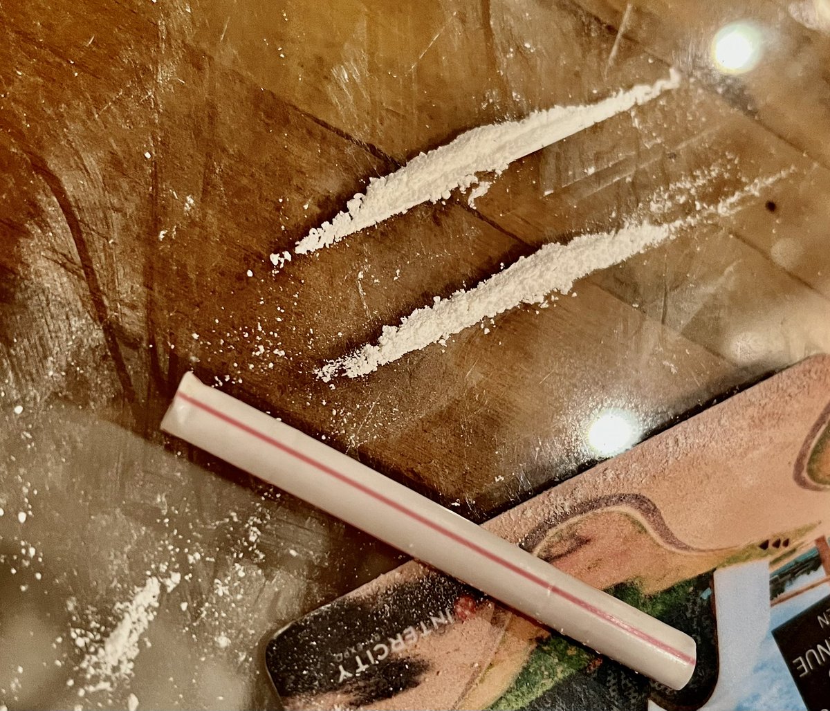 DixDj8's tweet image. Só pq a outra conta foi banida 😏⚡️❄️

#Coke #cocain #tko #tkdor