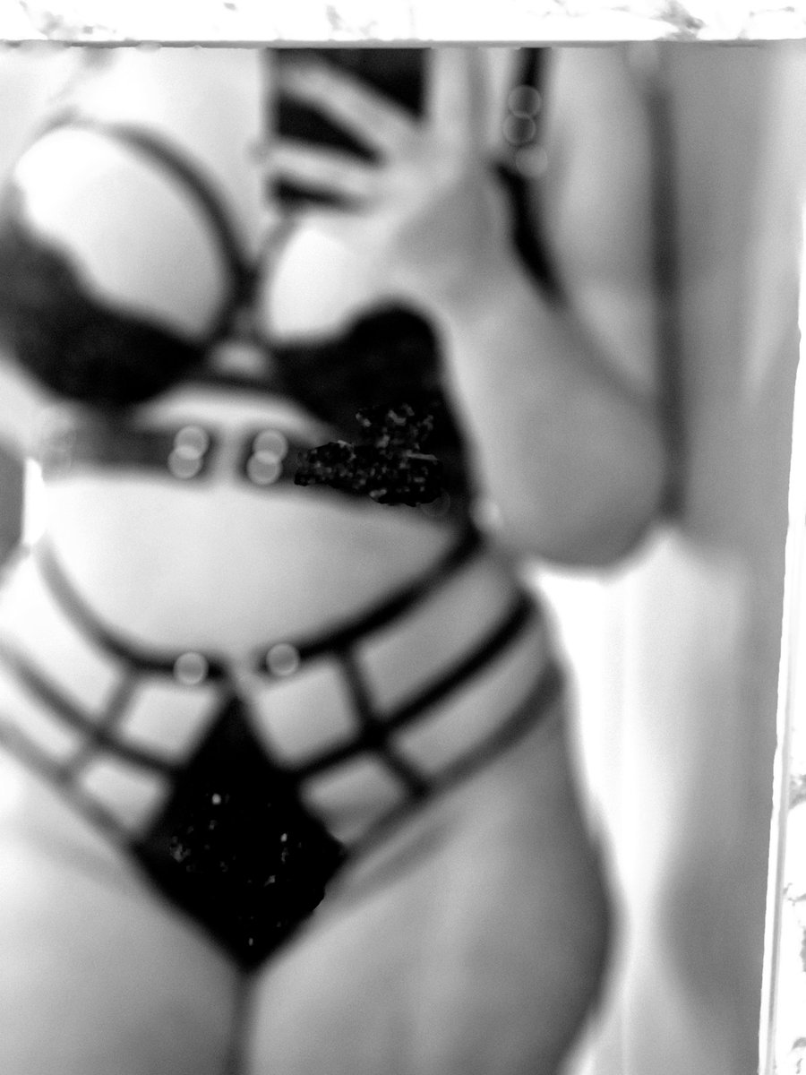 QueenofCurvess's tweet photo. My old account got suspended.. 😭 So I'm trying again over here.. your favourite Curvy Troublemaker won't give up so easily 😈 Who will help me get back my followers... 

Curves - curvy https://t.co/4JCV7P8vOq