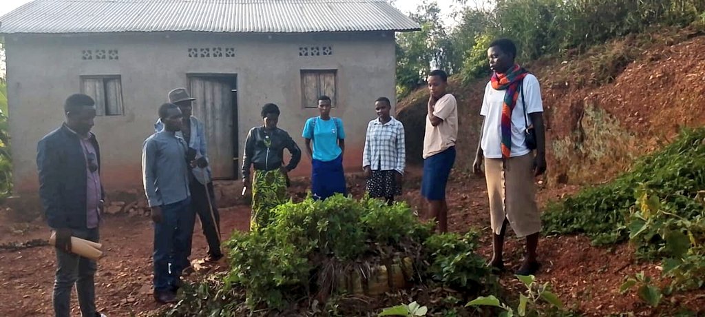 NyarugengYouthB's tweet image. #GusuzumaImihigoDay2: Urubyiruko rw'umurenge wa Nyarugenge bakomeje igikorwa cyo gusuzuma Imihigo y'urubyiruko 2025-2026 mu tugari ku munsi wa2, n'Igikorwa cyabereye mu Kagari ka #Gihinga na #Murambi Hasuzumwe Imihigo mu mpapuro ndetse n'ibyakozwe kuri Terrain @bugeserayouth.