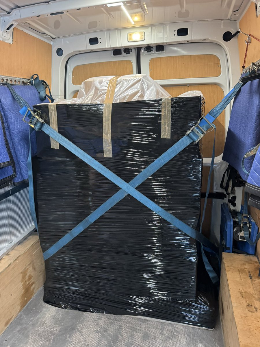 SameDayCoventry's tweet image. Tally Ho….🚚

Loaded with 1 pallet in #Coventry, then off to #Birmingham to unload another #pallet taken out of storage, then it’s onto #Scunthorpe to deliver the Cov pallet. 🚚

Then it’s across to #Bradford to collect 2 pallets for a delivery back down to #Nuneaton. 🚚