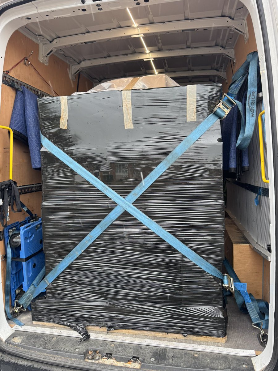 SameDayCoventry's tweet image. Tally Ho….🚚

Loaded with 1 pallet in #Coventry, then off to #Birmingham to unload another #pallet taken out of storage, then it’s onto #Scunthorpe to deliver the Cov pallet. 🚚

Then it’s across to #Bradford to collect 2 pallets for a delivery back down to #Nuneaton. 🚚