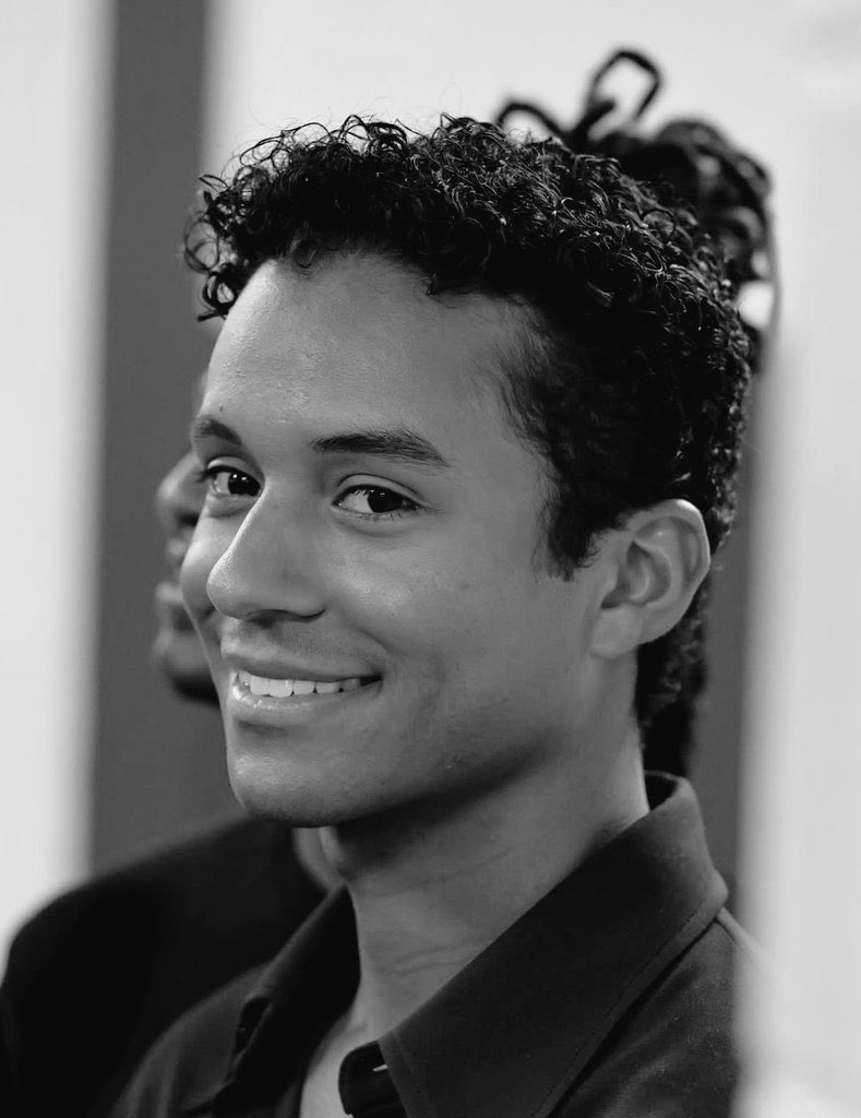 xcsapemaya's tweet image. thank you mama alejandra bc with your genes I know for a fact jaafar finna age so well…#YES