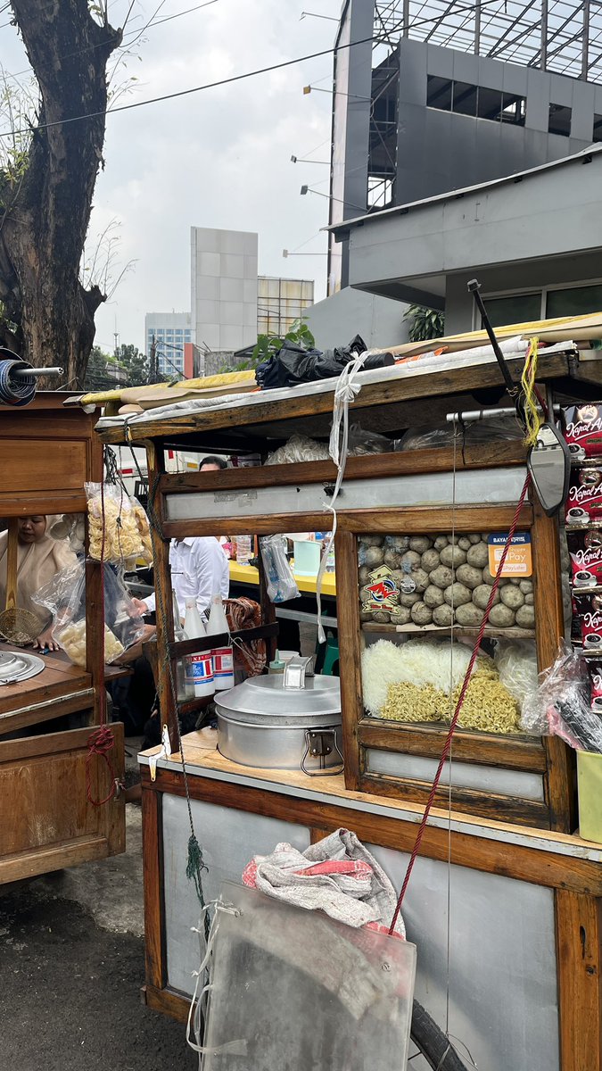 dari halte ke halte tweet media