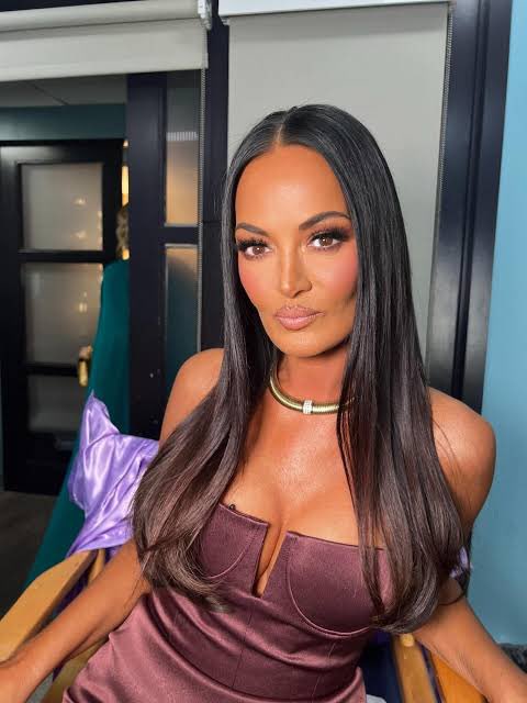 Lisa Barlow Updates tweet media