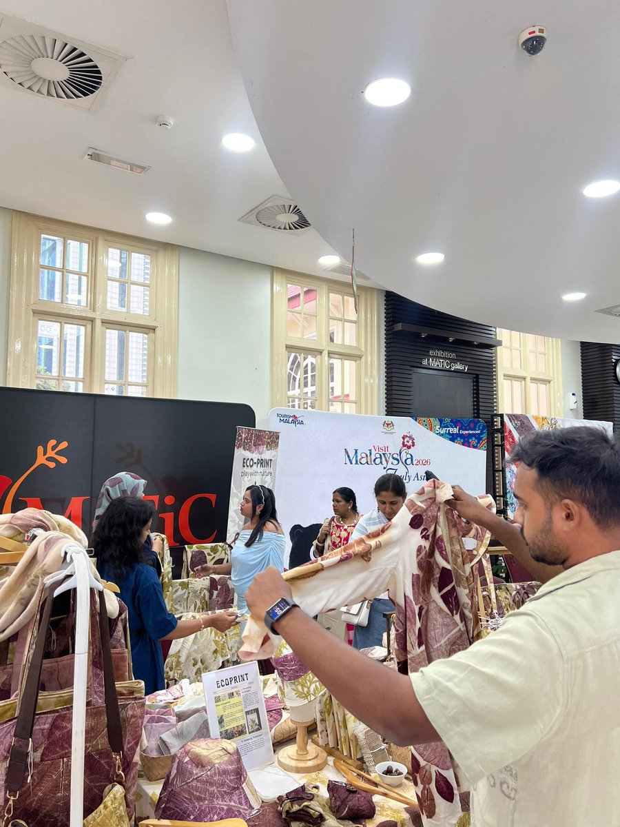 MaticMY's tweet image. #MaticMY #VisitMatic #BatikBuana #EcoPrint #MalaysiaTrulyAsia #CutiCutiMalaysia #SurrealExperiences #VisitMalaysia2026 #Malaysia #ReruaiKraf #KraftanganMalaysia #Batik #SokongLokal #BatikMalaysia