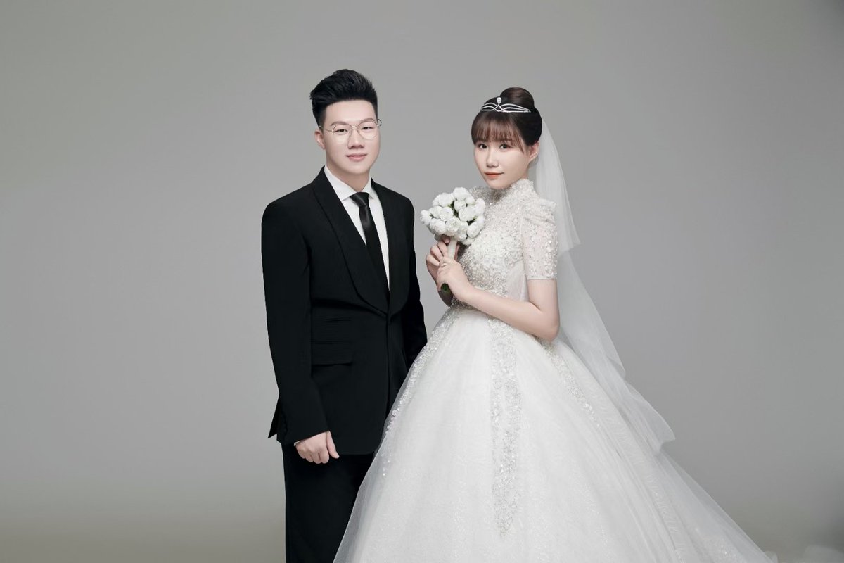 傻逼王八无底线送老婆 tweet media