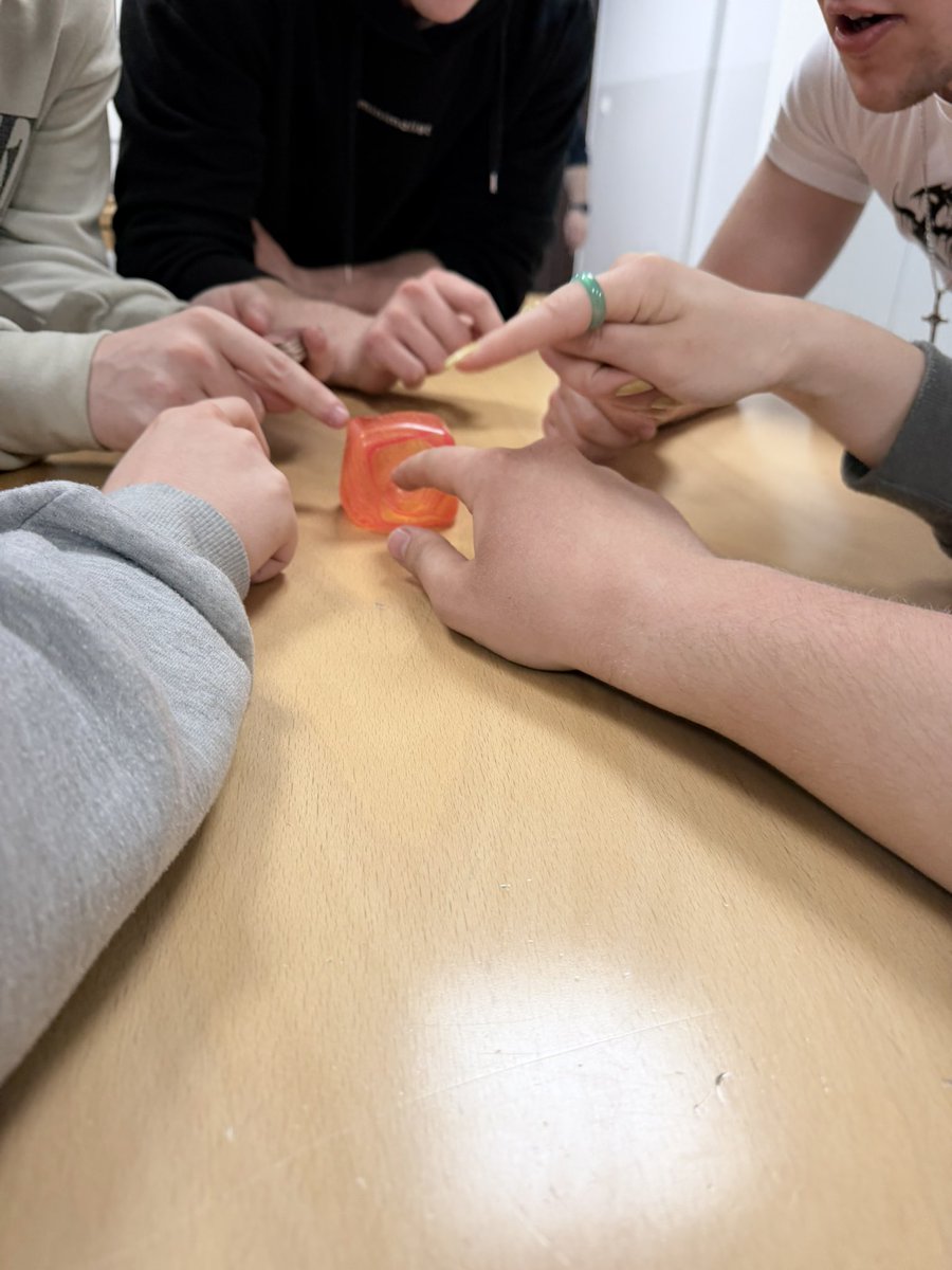 Dobrze wiesz że 4 klasa to już powaga jak robisz furorę gniotkiem na zawodowych