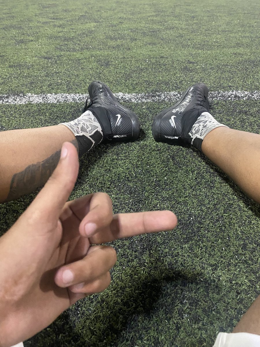 MASTERS_REX FEET💸 tweet media