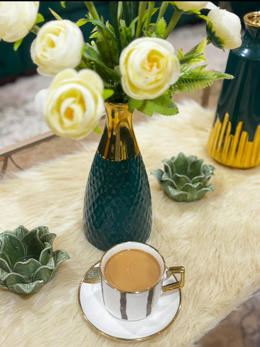 لا تشرق الروح 
الا حين تقف الدموع..
ولا تزهر الارض
الا حين ينهمر المطر ..

اجمل تناقض…🫶🏻🌸

#حبيت_أقول 
#تصويري