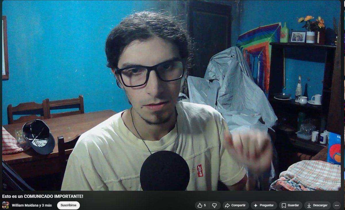SharpyUwU's tweet photo. _GROOMEA a una menor
_Desaparece
_Se pelea con la UNICA persona que lo podía perdonar
_Sube un video como si nada de un Vlog
_Sube otro video de 3 MINUTOS diciendo que se mando una cagada (no dice que), e inventando que era una conspiración en su contra (el prota)
✨My streamer✨ https://t.co/AdLMAVonJN