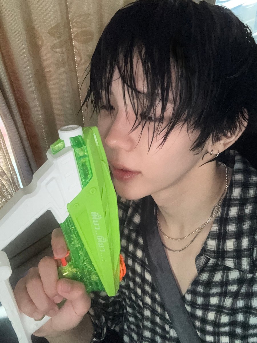 shotaro_th's tweet image. 260416📹 weverse 

สงกรานต์สนุกมาก! 🔫🪣🌞 จะกลับมาอีกแน่นอน 🧡

#SHOTARO #쇼타로 #RIIZE