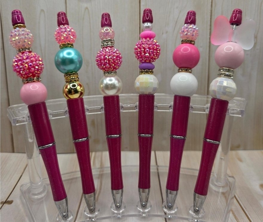 NOLACHELLE50's tweet photo. Looking for a cute + affordable gift? 💝
These handmade pink beaded pens are perfect for:
✨ Teachers
✨ Friends
✨ Bridesmaids
✨ YOU
💥 60% OFF for a limited time
Shop here: https://t.co/9PuLVOTdJ5 https://t.co/ccihJluXD2