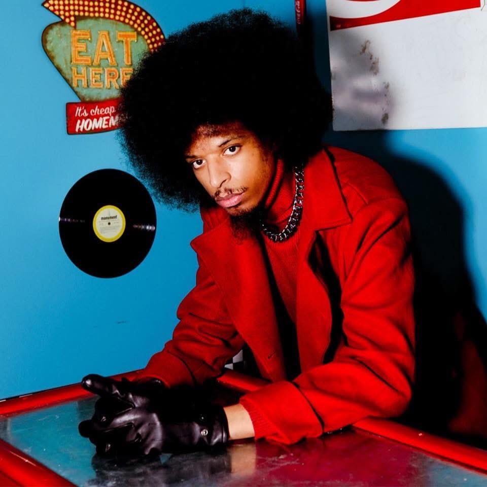 If <a href="/SnoopDogg/">Snoop Dogg</a> every do a biopic he need to get my friend <a href="/JayLynGatz/">Jay Lyn Gatz</a> to play him !! Check him out Snoop he an rapper too 🙏🏾😊