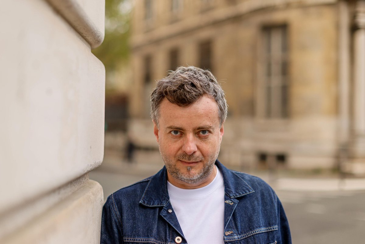 le_Parisien's tweet image. « Ils ont volé mon enfance » : le journaliste Frédéric Pommier raconte les viols qu’il a subis dans un livre
➡️ l.leparisien.fr/4EbN