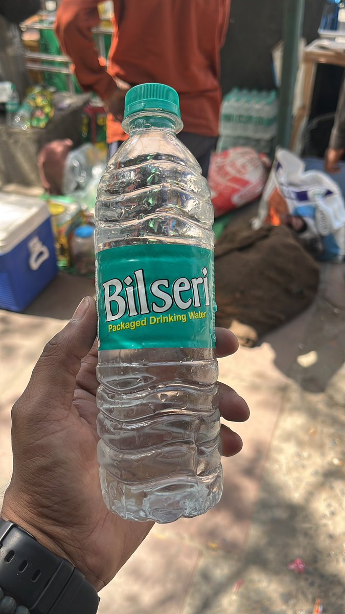 deep762400's tweet photo. @BisleriZone  ye bhi apka h goan ka ristedar h na https://t.co/qiWjIIaTsl