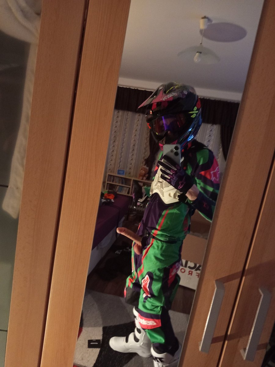 Nova_Twink19 tweet media
