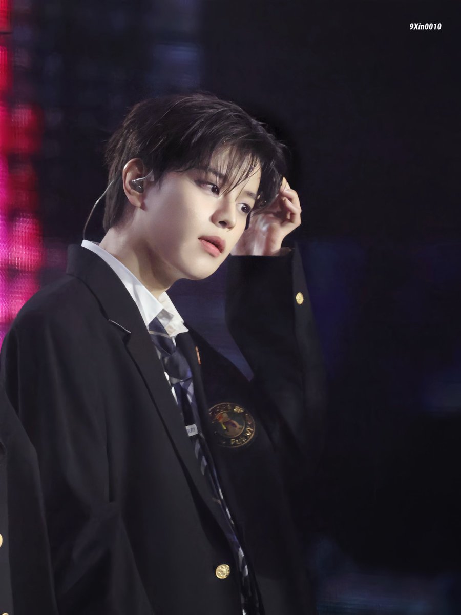 Xiiin0010 tweet media