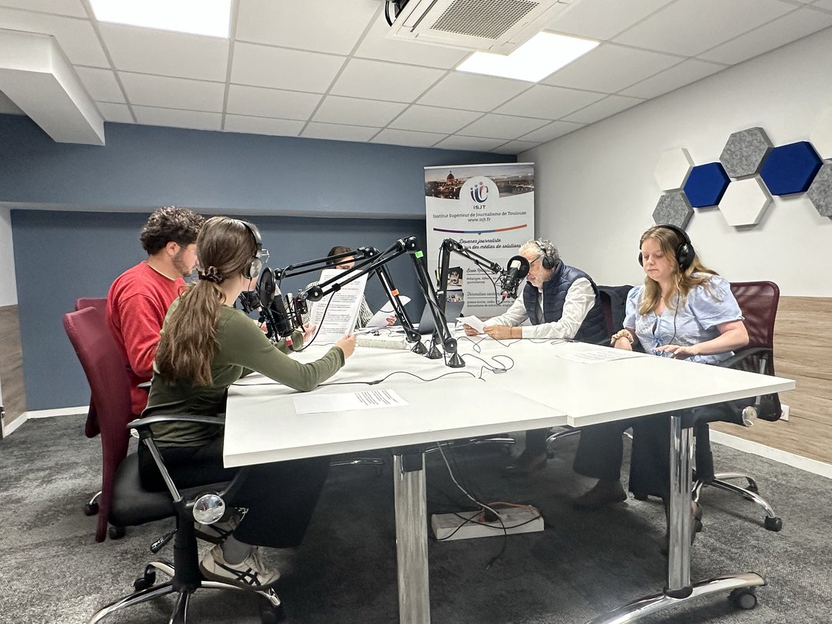 ISJToulouse's tweet image. La matinale de l’ISJT sur @Esprit Occitanie, ça continue aujourd’hui. Nous sommes EN DIRECT jusqu’à 9h45. 🚨 Pour nous écouter 👇
 espritoccitanie.fr
#matinaleISJT #endirect #radio #onair #journalisme