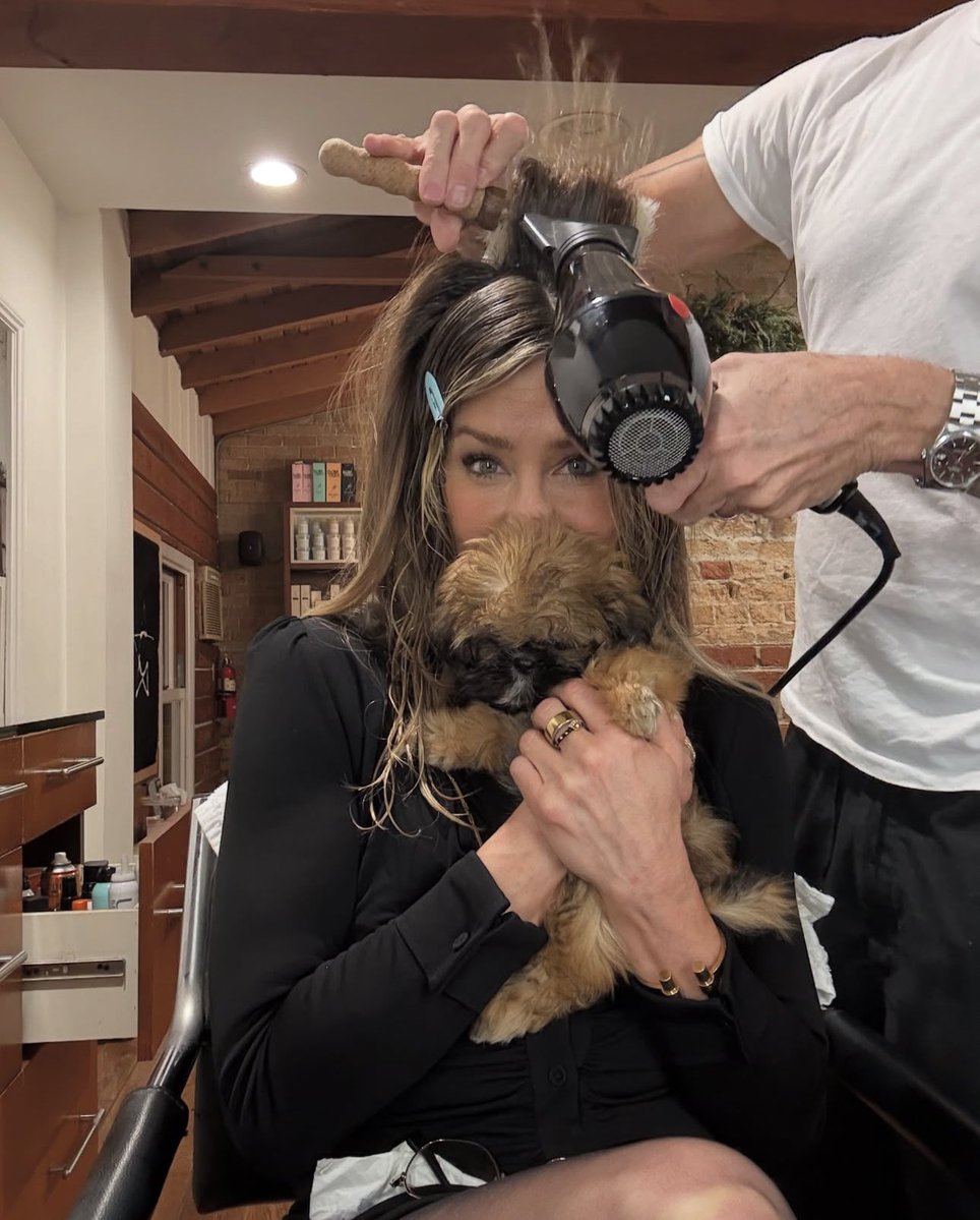 Jennifer Aniston tweet media