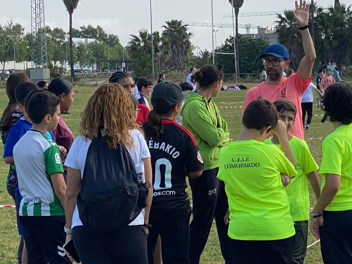 lomopardo's tweet photo. El viernes pasado, alumn@s de 5° y 6° participaron otro año más en la Jornada de “Deporte Rural” junto a colegios de la Zona Rural y Jerez en la pradera de Chapin.

#DeporteEscolarRural
#escuelapublicadetod@syparatod@s 
#EscuelaEspacioDePaz
#colegiorural 
#territorioGuadalete https://t.co/s0WaW7CprN
