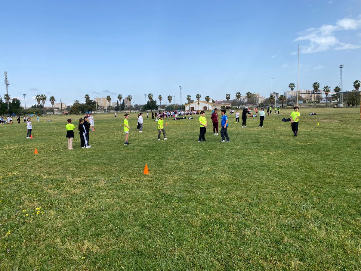 lomopardo's tweet photo. El viernes pasado, alumn@s de 5° y 6° participaron otro año más en la Jornada de “Deporte Rural” junto a colegios de la Zona Rural y Jerez en la pradera de Chapin.

#DeporteEscolarRural
#escuelapublicadetod@syparatod@s 
#EscuelaEspacioDePaz
#colegiorural 
#territorioGuadalete https://t.co/s0WaW7CprN