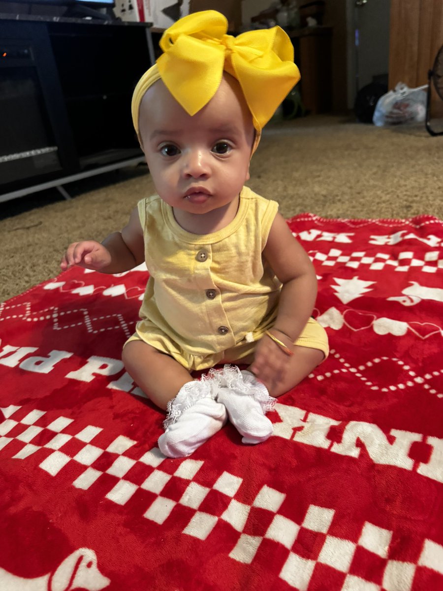 breprobably_'s tweet photo. 6 months in twelve more days is crazy. 🥹
her so happy 💛 https://t.co/gkSQCvrZO5