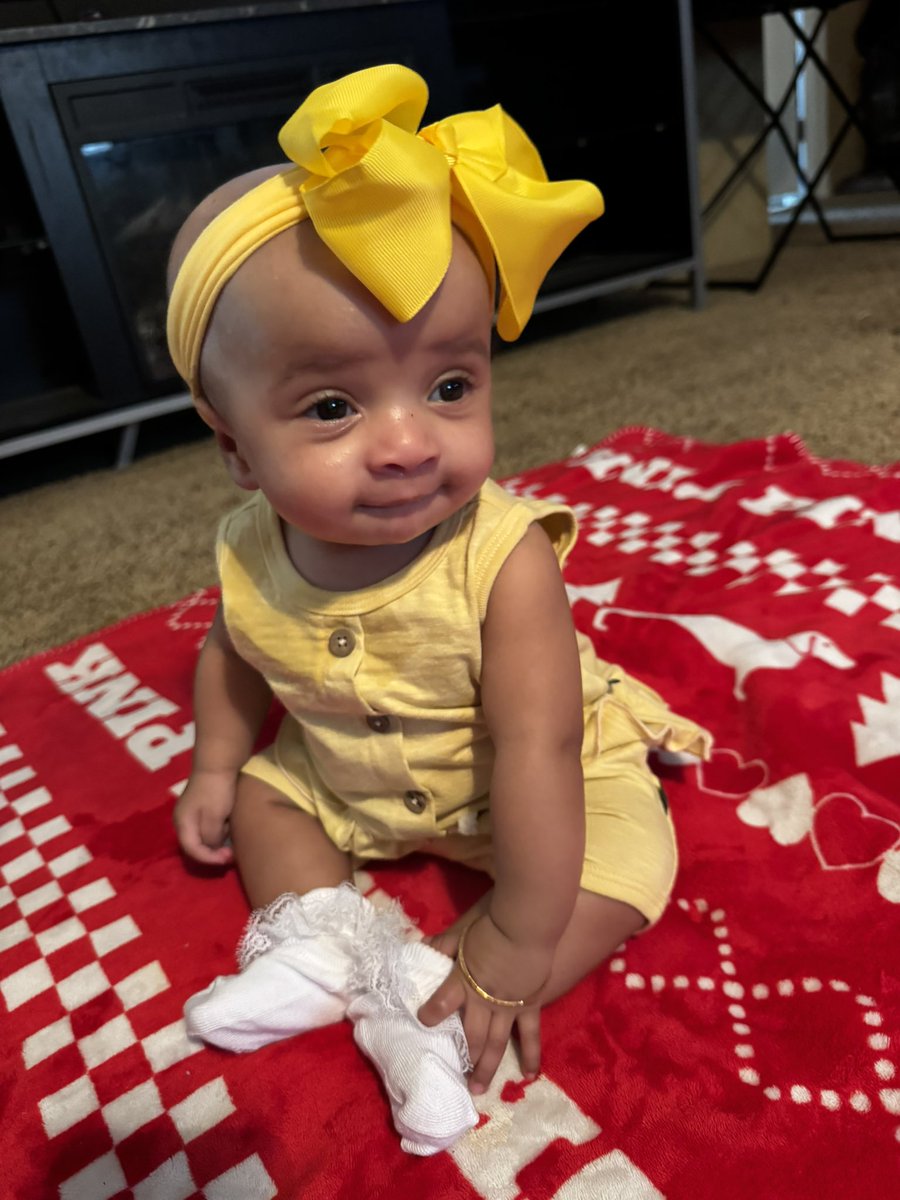 breprobably_'s tweet photo. 6 months in twelve more days is crazy. 🥹
her so happy 💛 https://t.co/gkSQCvrZO5