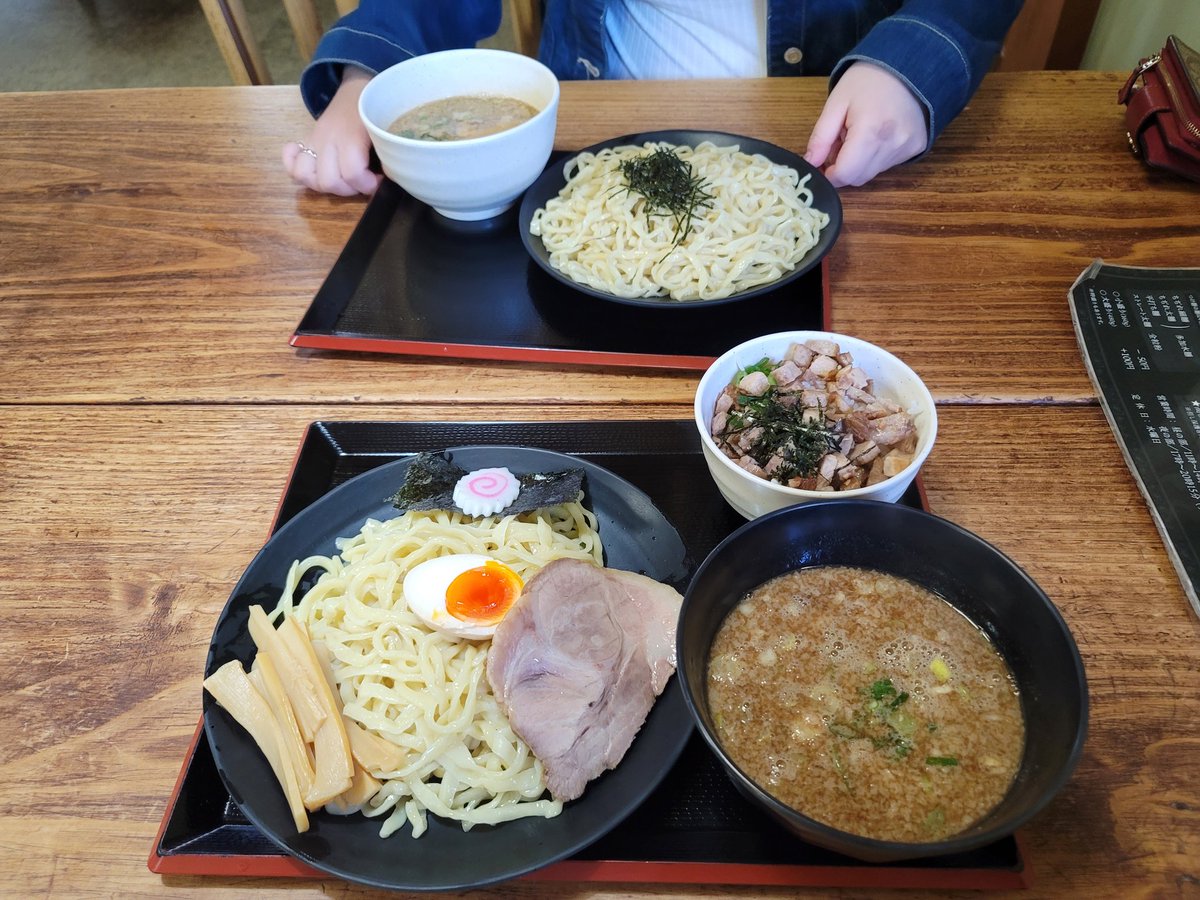 potable_handle6's tweet photo. 桜見に来た https://t.co/YG4ARlVpMf