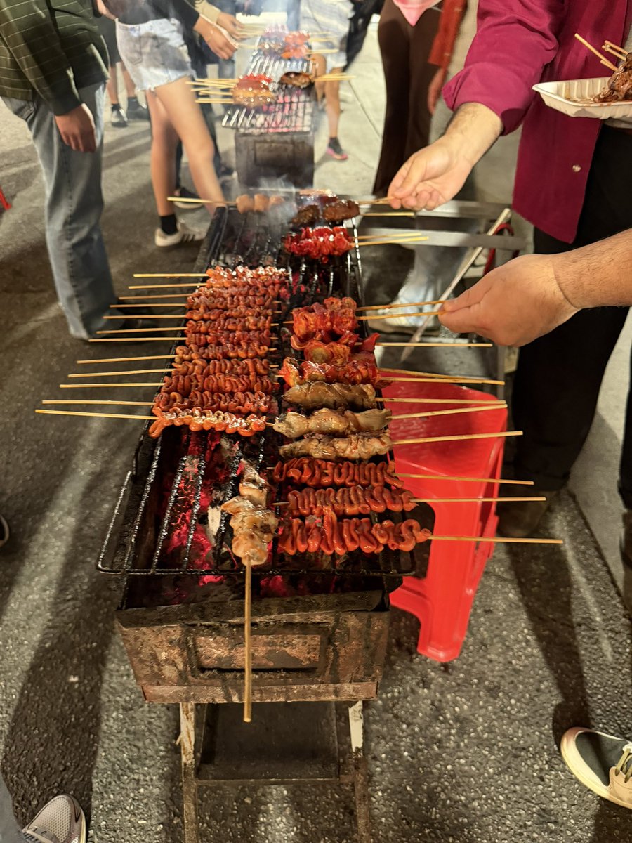 i_juliantina's tweet image. An LA trip is not complete without DOLLAR HITS food trip!!!!

#USB #TBU