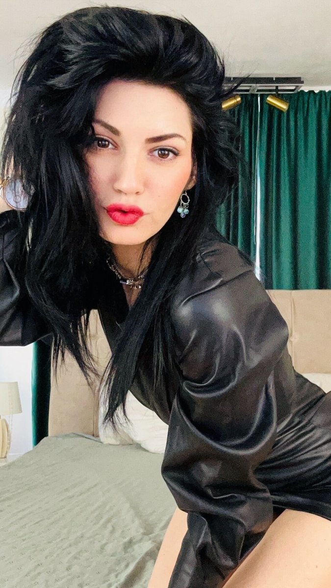 SofiaBleir's tweet image. Every curve, every line—earned, shaped, and owned. I take care of my body, and I love showing it. Strong, feminine, and impossible to ignore.
#Bodyfit #Playful #Mature