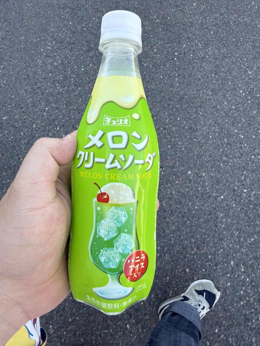 シセル tweet media