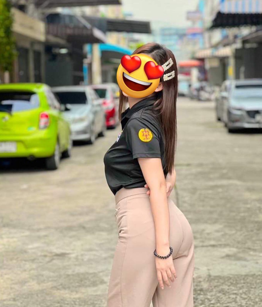 รับงาน tweet media