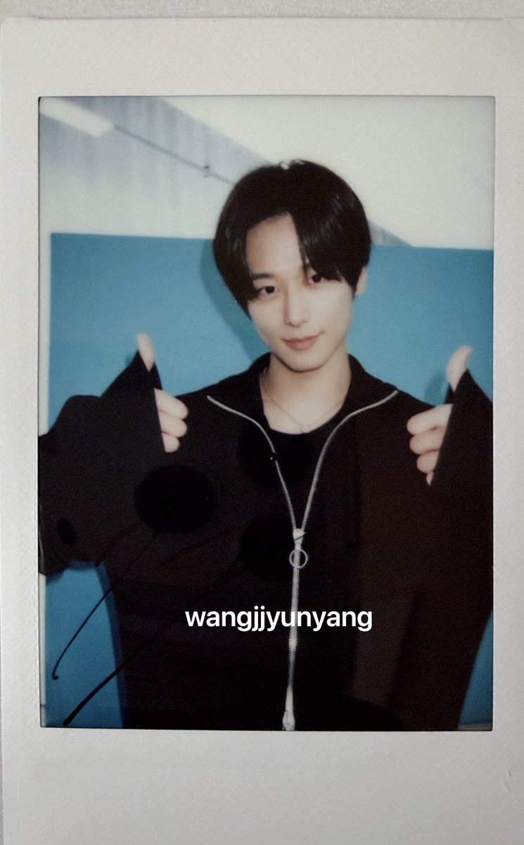juyeon self-on KODE signed polaroid 📸

#JUYEON #주연 #더보이즈