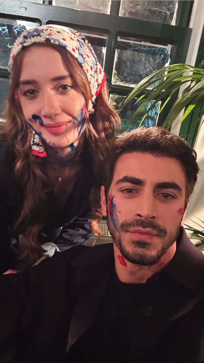 EminGGlobal's tweet image. 🆕📸 Emin via subscription  

“Time flies so fast… Tomorrow you will watch Ateş and Mercan for the last time”  

We’re not ready for this goodbye… 🤍  

#EminGünenç #Arafta #MerTeş