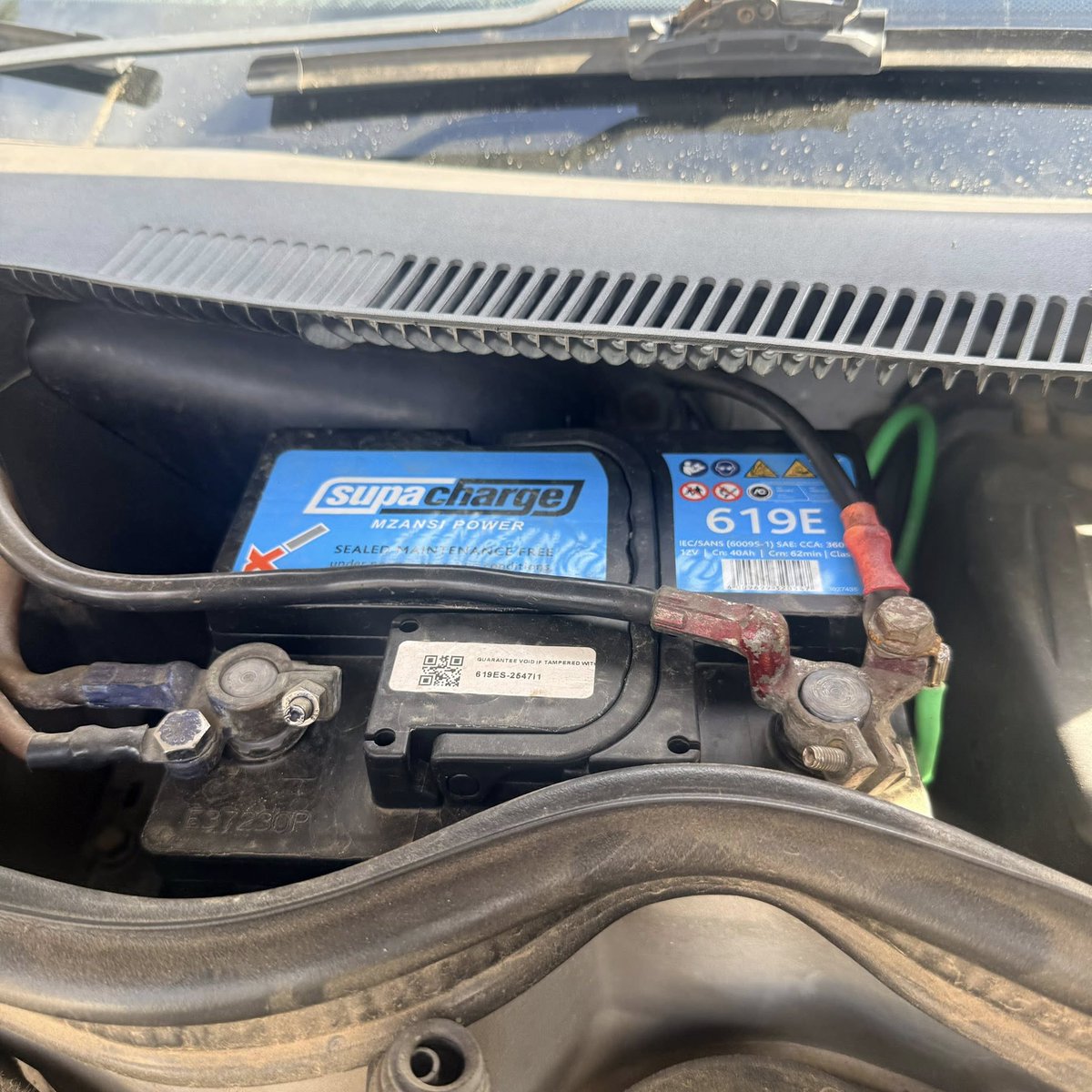 _ArriveAlive's tweet image. A man who fled after allegedly failing to pay for a battery fitted to his vehicle at a tyre &amp;amp; battery fitment centre was apprehended in Canelands - KZN

arrr.co.za/LbsRc

#ArriveAlive #Crime