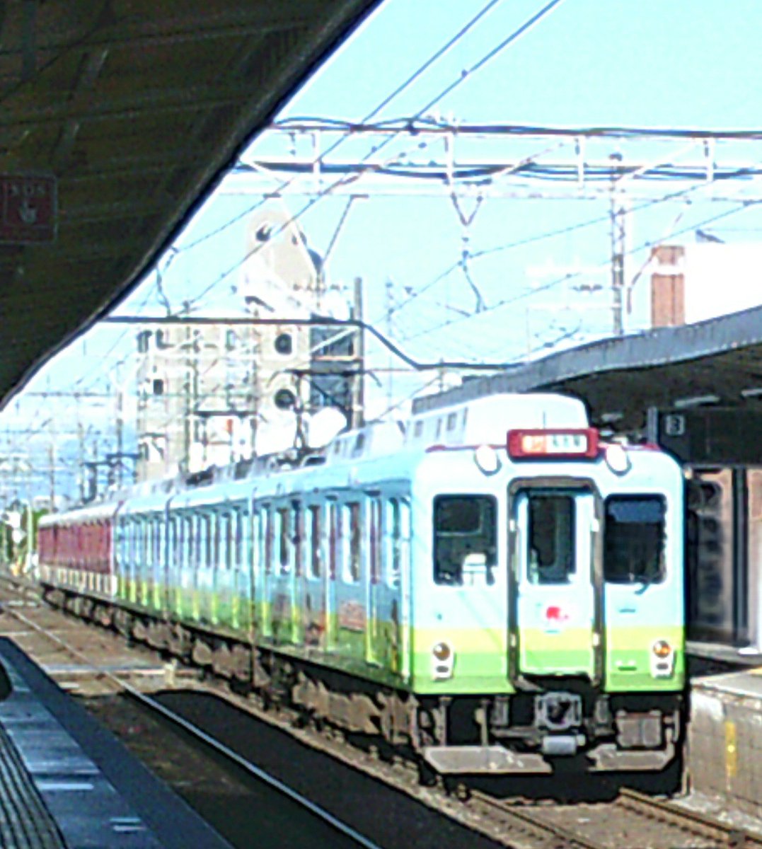 特種車 tweet media