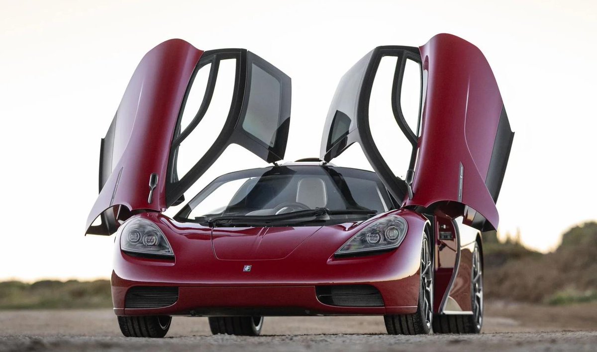 luxurylaunches's tweet image. The GMA T.50, the rarest analog supercar on earth, just hit the auction block with 27 miles and a $10 million estimate or triple its original price, for a car you can’t even legally drive on American roads - 
luxurylaunches.com/auctions/gma-t…