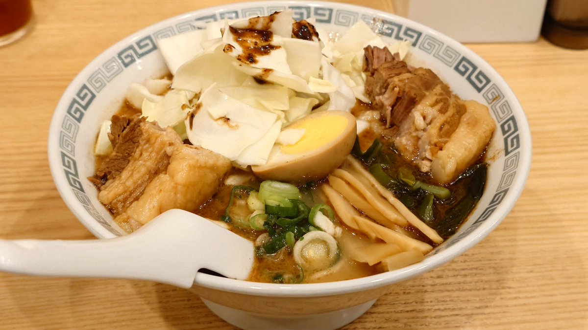 どことは言わんが昨日のラーメン。
なんかいつもより味が薄かったのは閉店間際にだからか？
角煮(ﾟдﾟ)ｳﾏｰ