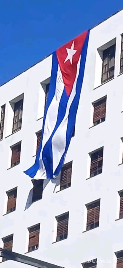 Roilancu1's tweet photo. Edificio #ICAIC en 23 y 12 ahora mismo. Aquí late la Patria.
Nos vemos a partir de las 6. 30a.m.en patriótica concentración.
#PlazaEnElCorazón 
#GirónEsHoy 
#CubaEstáFirme https://t.co/4wxsA3a6Lc