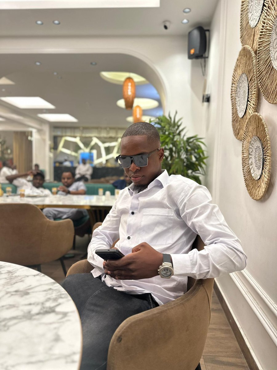 CelebrityGlassman 🇨🇲 tweet media