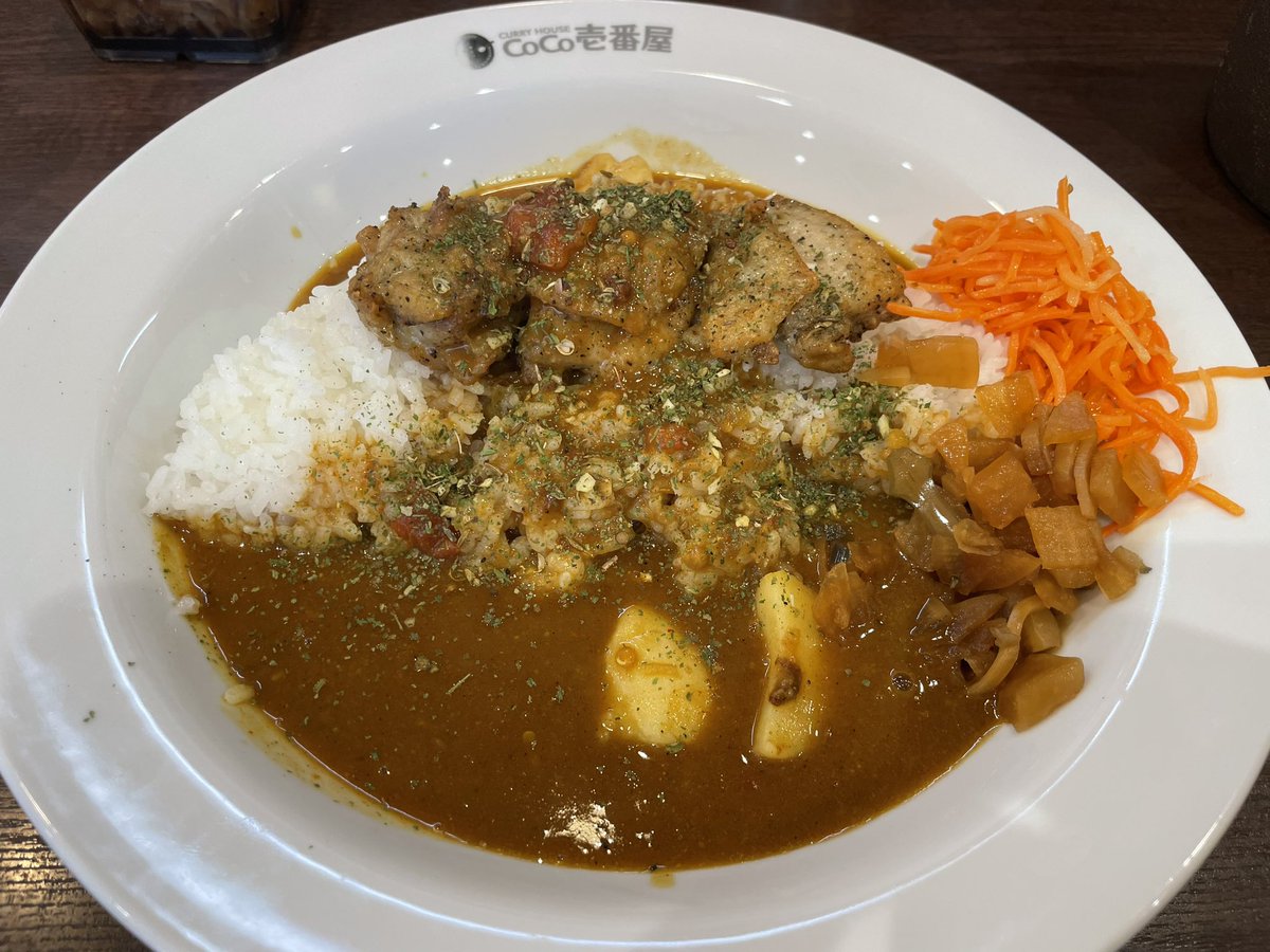 victory_h's tweet photo. @AqweSun お仲間さん！
お店で若干、盛り付けが違う？
いや、かわりませんね。
当然か…。(^^) https://t.co/Uyiojf7w4R