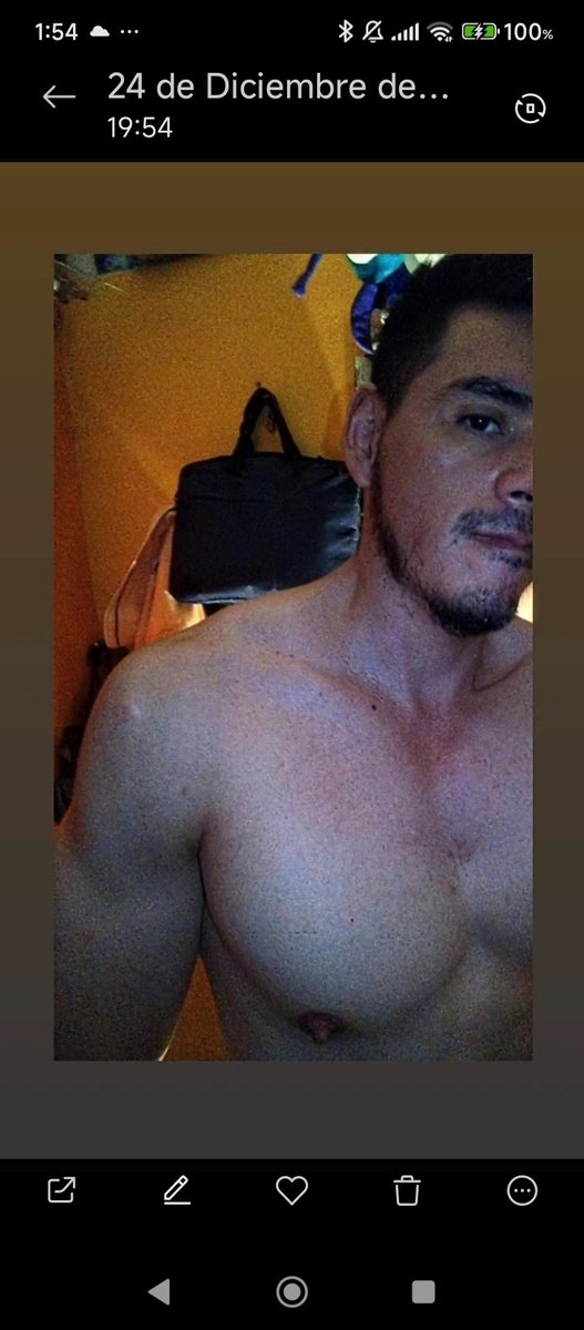 Nips and Pecs! tweet media