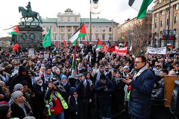 גלילאו tweet media