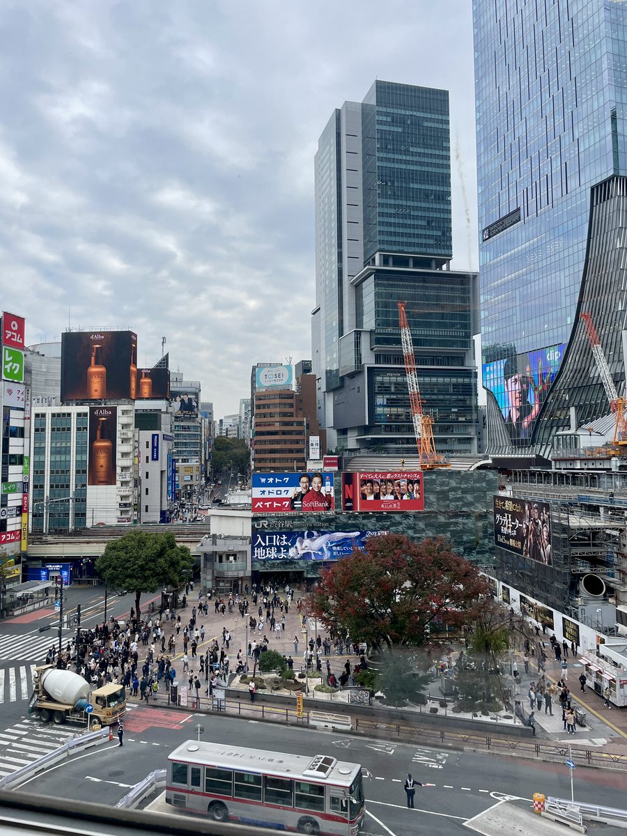 yoshi_satoh's tweet photo. 2026年4月←2025年11月←
2024年11月

ダンジョン渋谷駅
あんま変わってないな... https://t.co/Dz97EBTLns