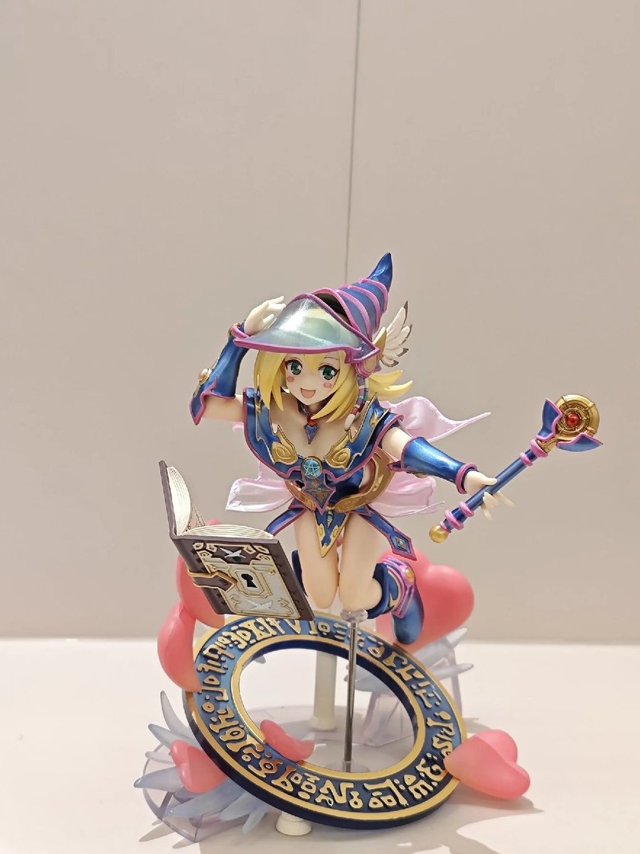 johanreins's tweet photo. 遊戯王を知っている人なら、きっと誰もがこの女の子を知っていますよね。 https://t.co/X7SrHx0goC