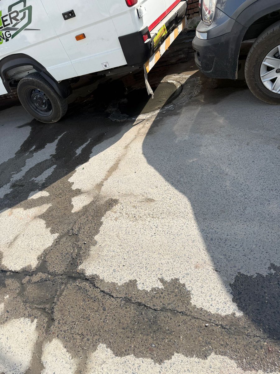 NoidaNovra's tweet photo. Sewer overflow Near Peer Baba gali no 1 in Rohillapur for quite some time , Sector 132 , @noida_authority take cognizance !!! @RanjanTomar https://t.co/mibuCwLnWX