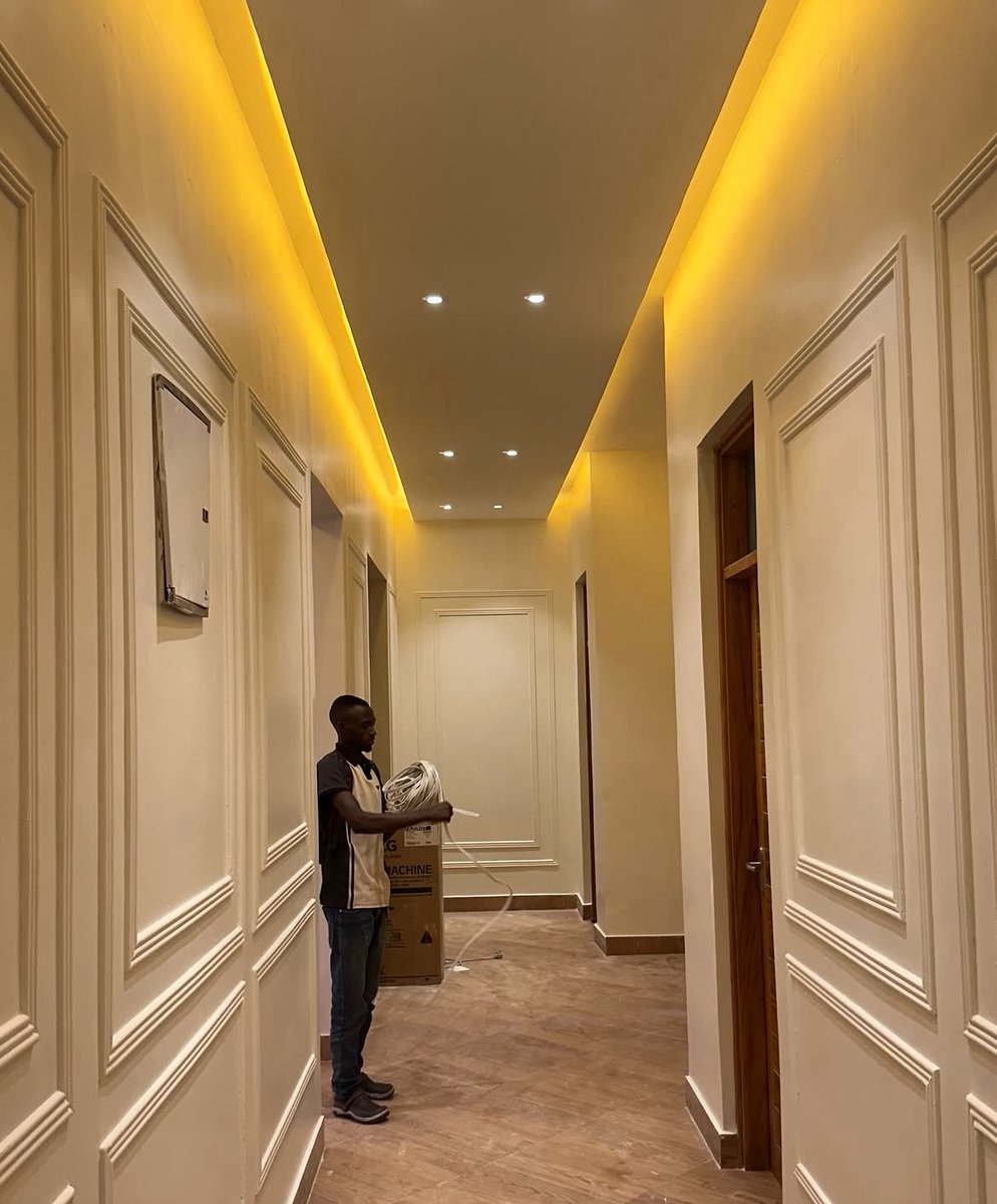 tibzkarts2's tweet image. Your walls are a blank canvas, @Tkproperty2 we turn them into statements of luxury, style and personality.

Transform your space with designs that speak class.
DM us today  #InteriorDesign #ModernLiving