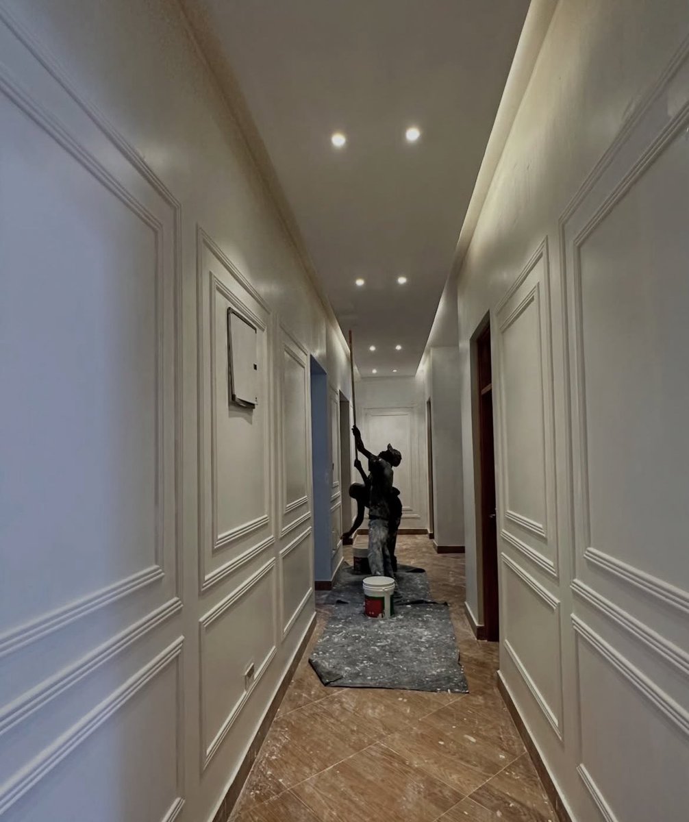 tibzkarts2's tweet image. Your walls are a blank canvas, @Tkproperty2 we turn them into statements of luxury, style and personality.

Transform your space with designs that speak class.
DM us today  #InteriorDesign #ModernLiving