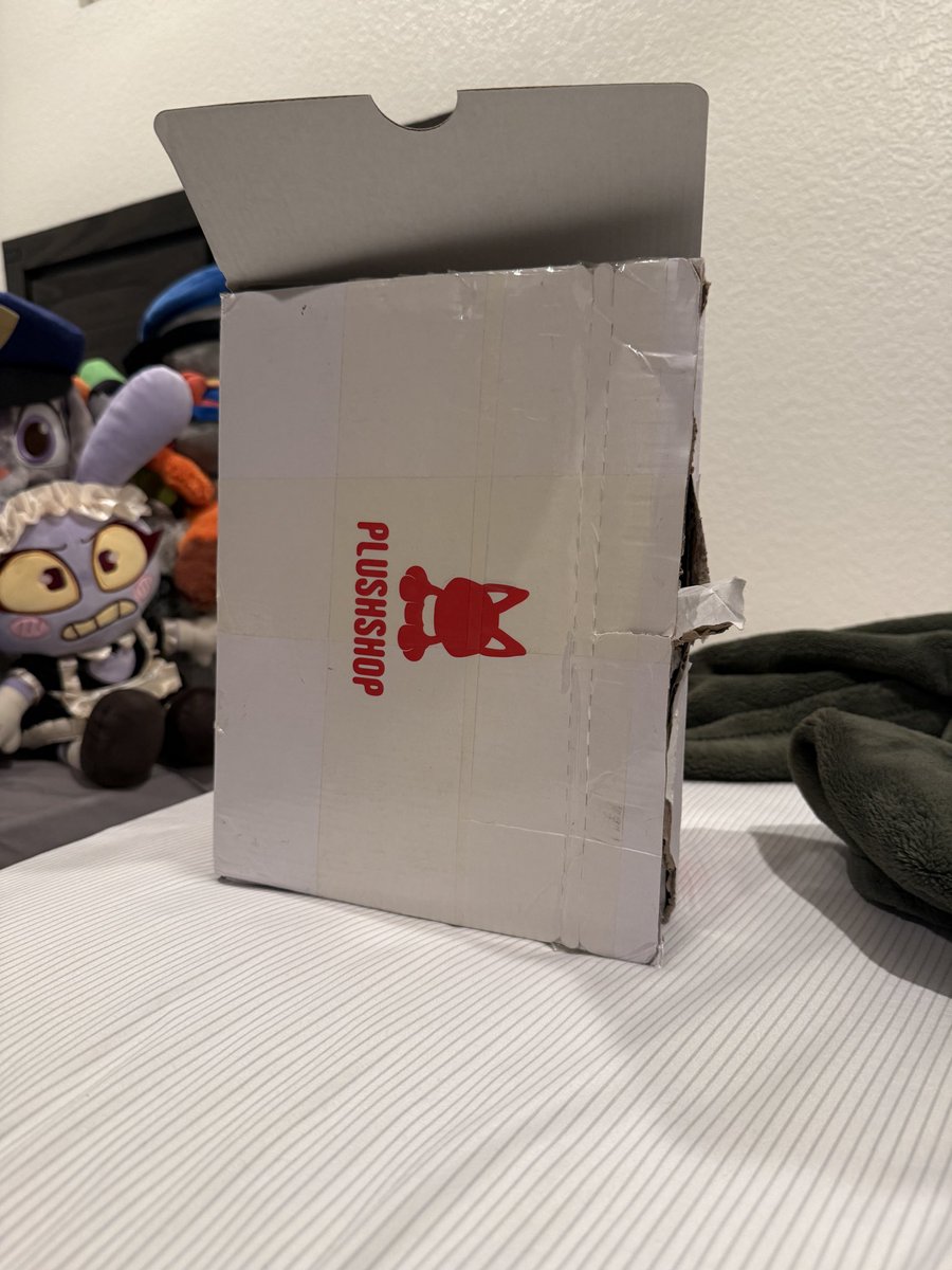Jarron59453151's tweet photo. Oh Boy~! I finally got me plush! I can’t wait to see what’s insi-LEGO MY EGGO!!!
#legoshi #beastars #greywolf #plush #squishy #compacted #funny #flattened #outofcontext https://t.co/GINNB1rixR